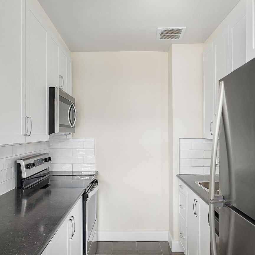 Bloor Street Apartments - Photo 1