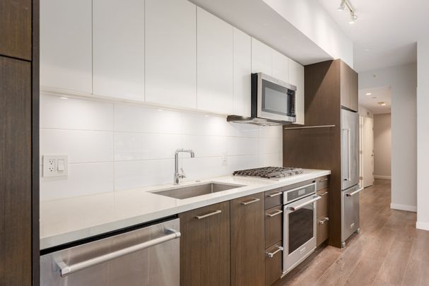 384 East 1st Ave (2nd Floor), Vancouver - Photo 1