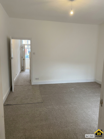 2 bed Terraced in Parker Street Briercliffe, Burnley, BB10 2HH - Photo 4