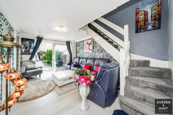 Solway, East Tilbury, Tilbury - Photo 1