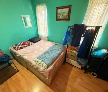 9 Ebor Parade, Belfast, BT12 6NS - Photo 4