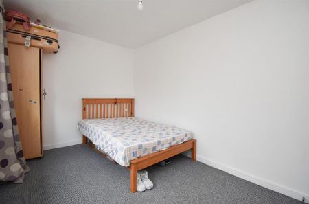 2 bedroom semi-detached house to rent - Photo 4