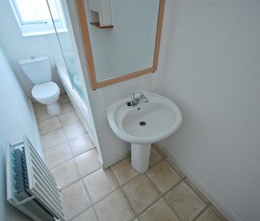 2 bedroom terraced house to rent - Photo 6