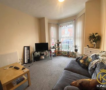 4 bedroom terraced house to rent - Photo 3