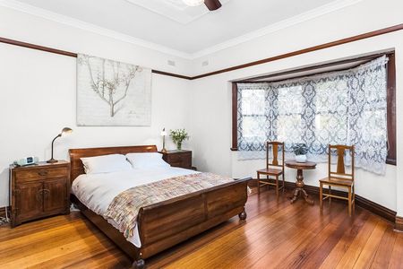 Beautiful Art Deco Home - Photo 4