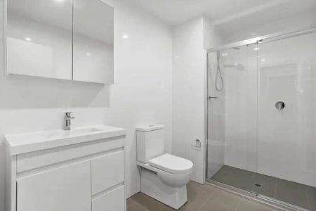 “A rare offering promising a modern lifestyle of relaxation and luxury.” - Photo 5