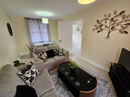 3 bedroom semi-detached house to rent - Photo 3