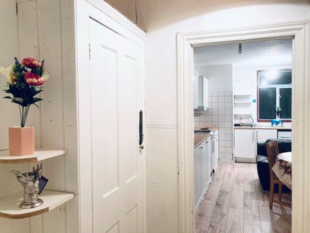 Room in a Shared House, Victoria Way, SE7 - Photo 2