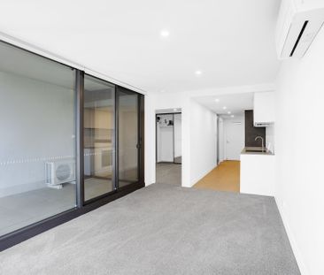 Modern One-Bedroom Apartment with Secure Car Space in WOVA! - Photo 2