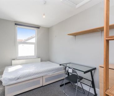 5 bedroom semi-detached house to rent - Photo 6