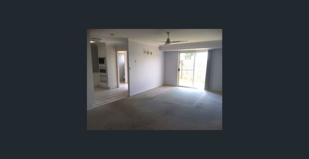 THREE BEDROOM UNIT IN A COMPLEX WITH POOL! - Photo 1