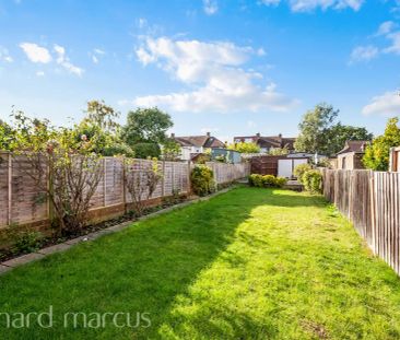 Fairford Gardens - Photo 2