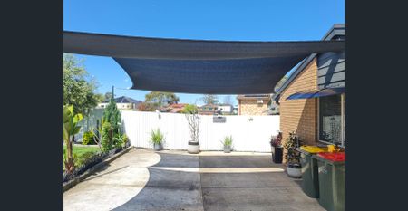 Charming 2-Bedroom Granny Flat in Edensor Park - Photo 3