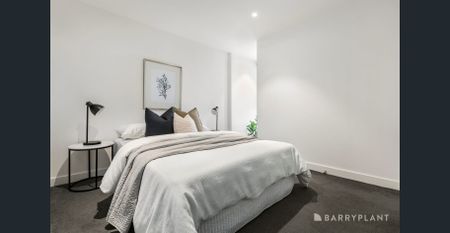 Youthful Urban Oasis in the Heart of Brunswick! - Photo 2