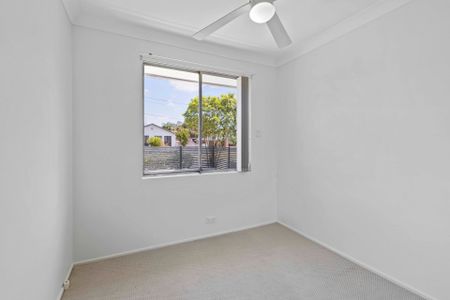 Neat & Tidy Three Bedroom Home - Photo 3