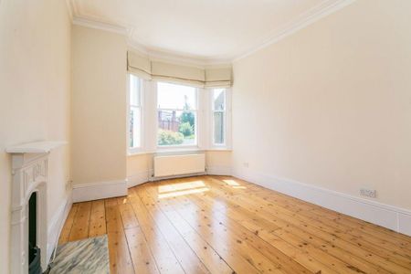 4 bedroom semi-detached house to rent - Photo 2