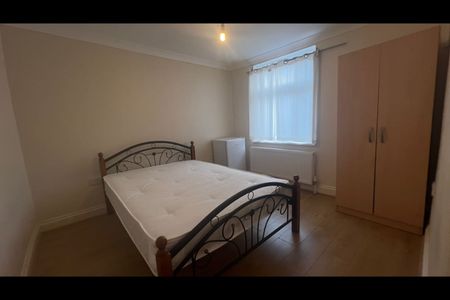 Room in a Shared House, Kimberley Avenue, SE15 - Photo 2
