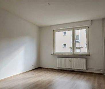 Helle 3-Zimmer-Erdgeschosswohnung mit Balkon in gepflegtem Mehrfami... - Photo 2