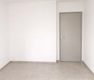 Location Appartement 2 pièces 43m² - Photo 4