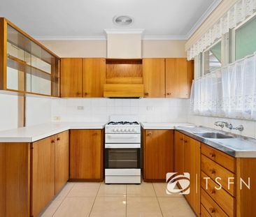 Perfect Location in the heart of Flora Hill - Photo 1