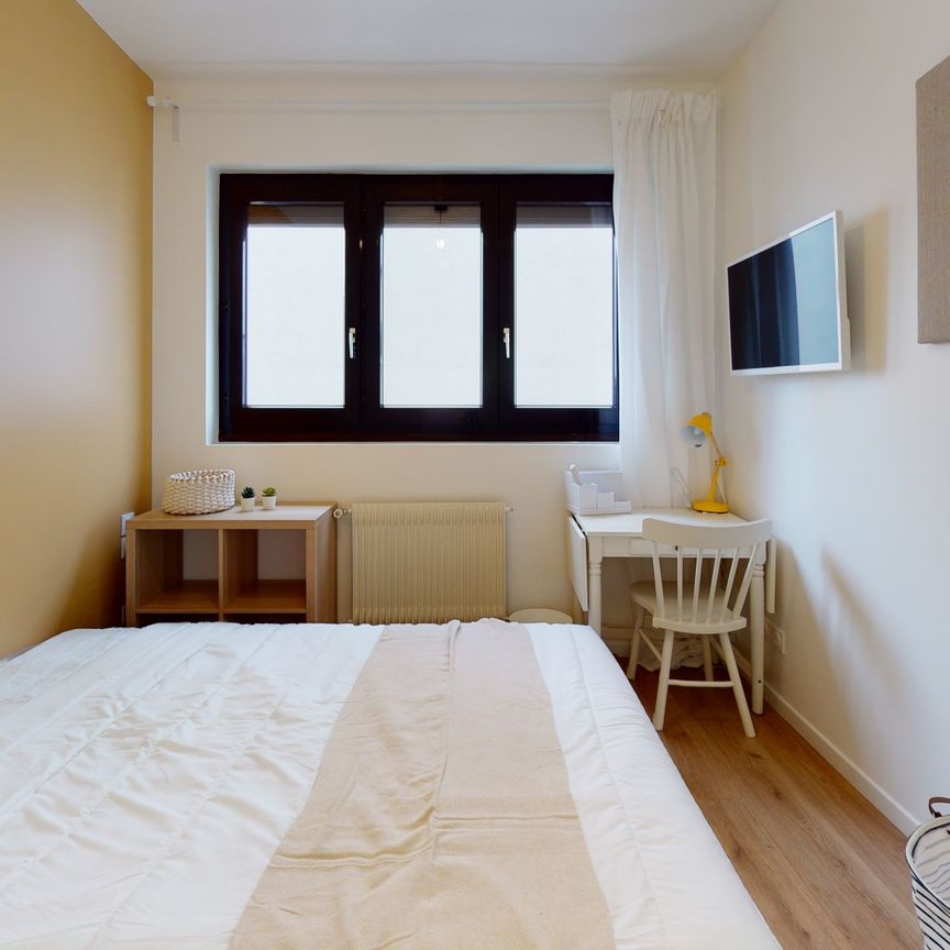 MASSEOT Roommate 3 Bedrooms at Rouen - Photo 1