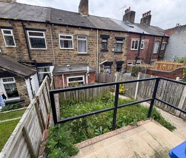2 bed Terraced - To Let - Photo 6