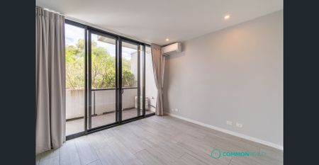 Split-Level 2 Bedroom Apartment – Prime Location - Photo 5