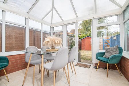 2 bedroom terraced house to rent - Photo 4