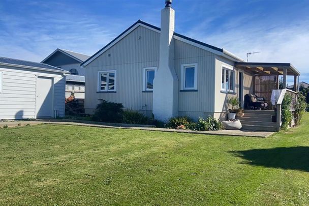 22 Irwin Street, Riverton - Photo 1