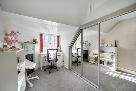 4 bedroom detached house to rent - Photo 4