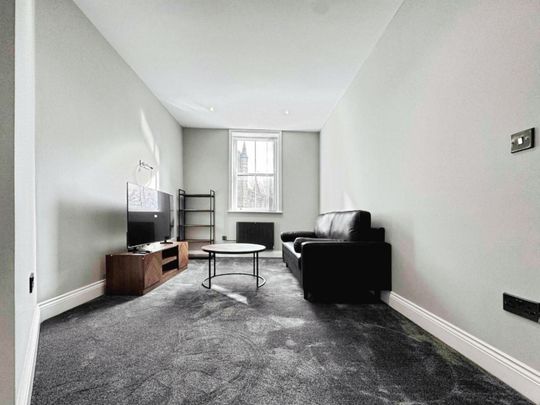 2 bedroom Flat To Let - Photo 1