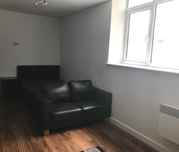 Studio to rent - Photo 6