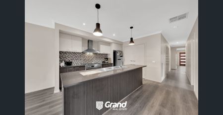 BEAUTIFUL 3 BEDROOM HOME IN PAKENHAM ! - Photo 4