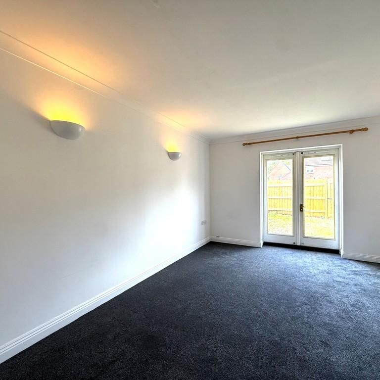 2 bedroom terraced house to rent - Photo 1