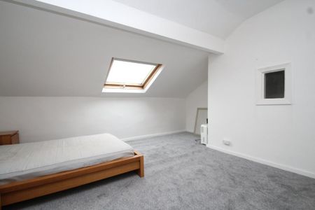 4 bedroom terraced house to rent - Photo 4