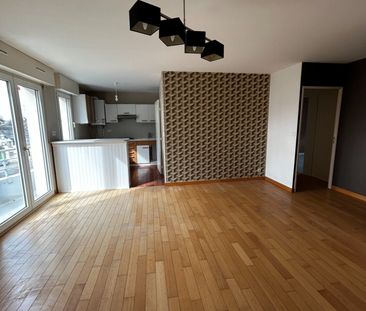 Location Appartement 4 pièces 74m² RENNES 35000 - Photo 2