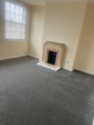 1 Bed Flat, Heathwall Street, SW11 - Photo 1