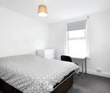 4 bedroom house to rent - Photo 2