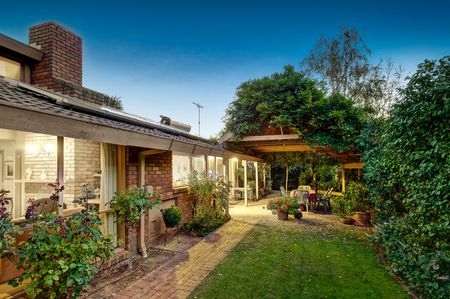 30 Everton Grove, Surrey Hills VIC 3127 - House For Rent | Domain - Photo 3