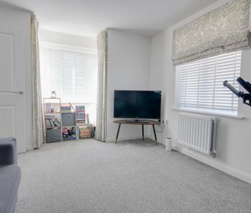 3 bedroom end of terrace house to rent - Photo 1