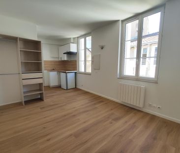 Location Appartement 1 pièce 23m² POITIERS 86000 - Photo 4