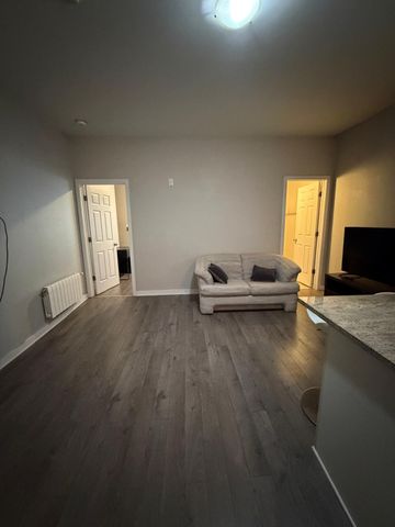 178 Clarence St - Photo 4