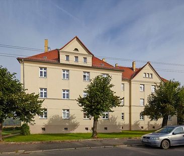 Diese wunderschöne Drei-Zimmer-Wohnung wird aktuell noch saniert - Foto 1