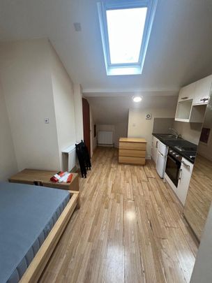 Studio to rent - Photo 1