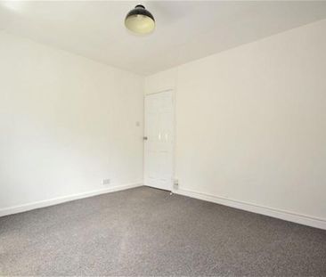 2 bedroom maisonette to rent - Photo 2