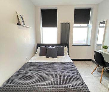 Bright Ensuite double room available close to Elizabeth Line and He... - Photo 5