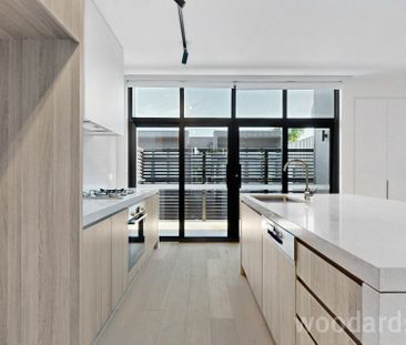 Unrivalled Luxury and Contemporary Elegance with this Brand-New 3-b... - Photo 6