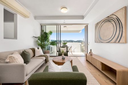 Beautifully Designed Unit with Breathtaking Views in South Brisbane - Photo 2