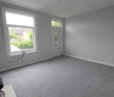 4 bedroom terraced house to rent - Photo 5