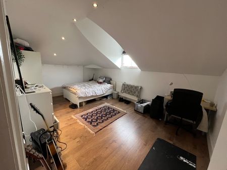 4 Bed Flat, Brixton Hill, SW2 - Photo 2